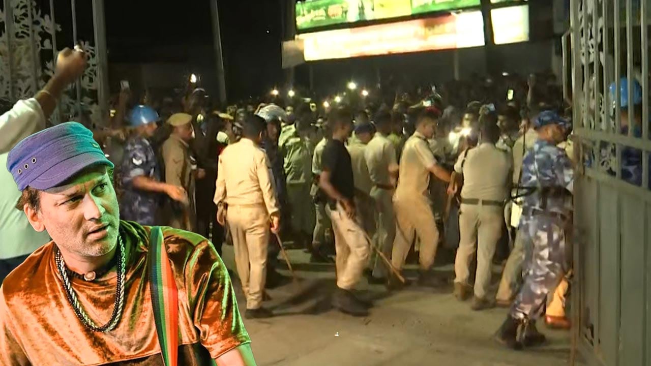Violence Outside House Of Zubeen Garg's Manager, Batons Used On Protesters