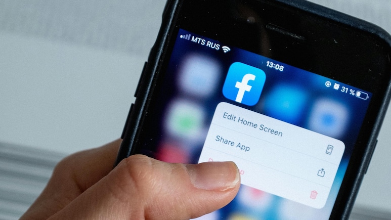 Facebook Brings Back "Poke" Feature After Nearly A Decade