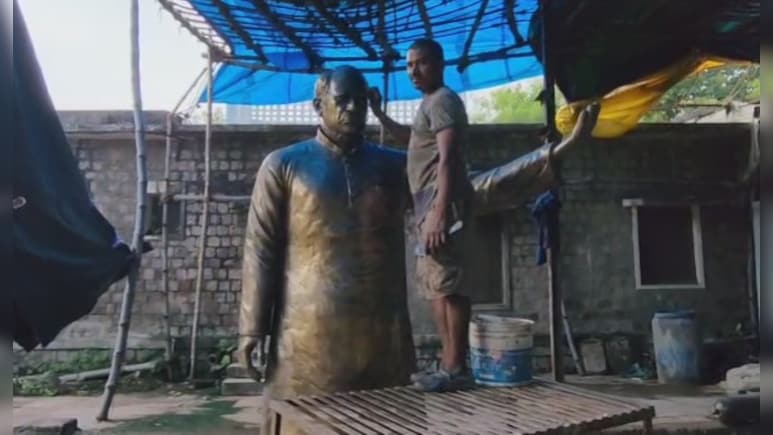 विंध्य के 'वाइट टाइगर' की मूर्ति लगाने को लेकर विवाद, किसी को नहीं पता कहा आ रही कमी विंध्य के 'वाइट टाइगर' की मूर्ति लगाने को लेकर विवाद, किसी को नहीं पता कहा आ रही कमी