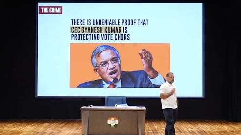 राजनीतिक हताशा छिपाने की कोशिश... 'वोट चोरी' को लेकर पूर्व नौकरशाहों और जजों के निशाने पर आए राहुल गांधी