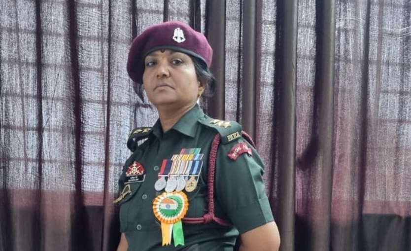 महाराष्ट्र: सेना की वर्दी पहनकर घूम रही महिला गिरफ्तार, फर्जी कैप्टन बन करती थी लोगों को गुमराह