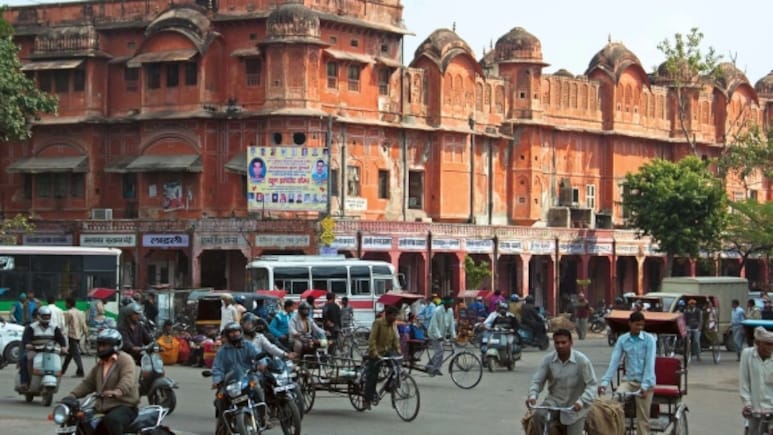 Rajasthan: जयपुर परकोटे की जर्जर इमारतों को खाली करने के निर्देश, नहीं किया तो मालिक के खिलाफ होगी कार्रवाई Rajasthan: जयपुर परकोटे की जर्जर इमारतों को खाली करने के निर्देश, नहीं किया तो मालिक के खिलाफ होगी कार्रवाई