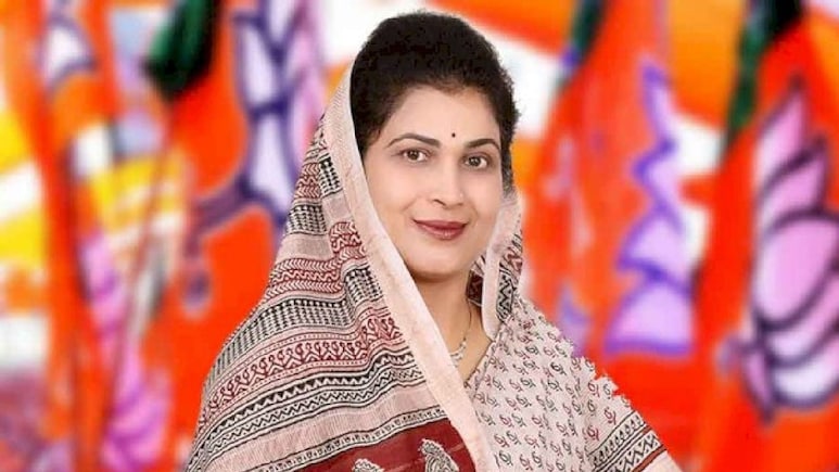 राज्यमंत्री कृष्णा गौर ने खेला गरबा, कहा- 'हमारे रग-रग में सनातन संस्कृति'