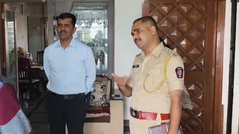 Sangli Crime: सांगलीत स्पेशल 26! तोतया अधिकारी, खोटी IT रेड अन् कोट्यवधींची लूट, कसा घडला थरार? Sangli Crime: सांगलीत स्पेशल 26! तोतया अधिकारी, खोटी IT रेड अन् कोट्यवधींची लूट, कसा घडला थरार?
