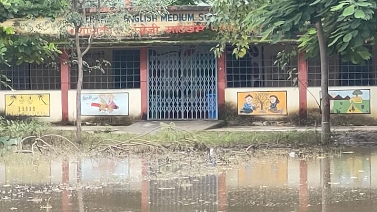 धार के पहले अंग्रेजी माध्यम स्कूल की हालत खस्ता, प्रशासन की लापरवाही के कारण 15 दिनों से बंद