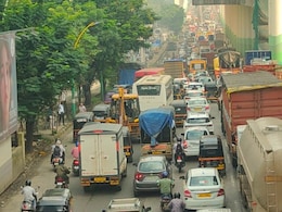 Thane Ghodbunder Traffic: घोडबंदर रोडवर काय झाले ? रस्ता पूर्ण जाम, 20 मिनिटे गाड्या एकाच जागी उभ्या Thane Ghodbunder Traffic: घोडबंदर रोडवर काय झाले ? रस्ता पूर्ण जाम, 20 मिनिटे गाड्या एकाच जागी उभ्या