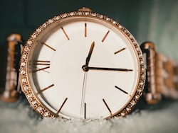 Stylish Women Watch पर Bumper Offers, प्राइस और डिज़ाइन ऐसे देखते ही हो जाएंगे फ़िदा