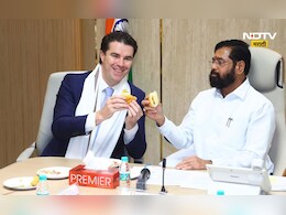 Eknath Shinde: ऑस्ट्रेलियन पाहुण्यांना एकनाथ शिंदेंनी दिली वडा पावची मेजवानी