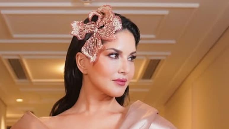 सनी लियोन की 10 फोटो, 5वीं देख कहेंगे- कायाकल्प हो तो ऐसा सनी लियोन की 10 फोटो, 5वीं देख कहेंगे- कायाकल्प हो तो ऐसा