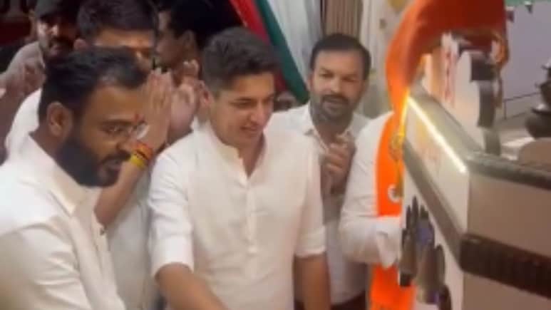 Ahilyanagar News: कट्टर विरोधात आमदार सत्यजीत तांबे-अमोल खताळ एकत्र, राजकीय वर्तुळात चर्चेला उधाण Ahilyanagar News: कट्टर विरोधात आमदार सत्यजीत तांबे-अमोल खताळ एकत्र, राजकीय वर्तुळात चर्चेला उधाण
