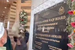 Hazratbal Shrine Row: Omar Abdullah Questions Emblem At Shrine Hazratbal Shrine Row: Omar Abdullah Questions Emblem At Shrine