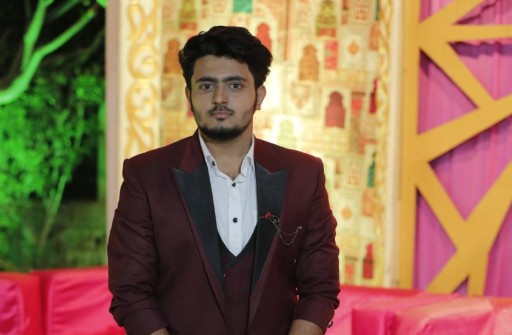 ग्रेटर नोएडा में डॉक्टर ने 21वीं मंजिल से कूदकर दी जान, घर में मौजूद थे माता-पिता, अब वजह तलाश रही पुलिस