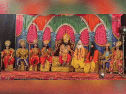 VIDEO: रामलीला के मंच पर दशरथ को आया हार्ट अटैक, अभिनय करते-करते थम गईं सांसें VIDEO: रामलीला के मंच पर दशरथ को आया हार्ट अटैक, अभिनय करते-करते थम गईं सांसें
