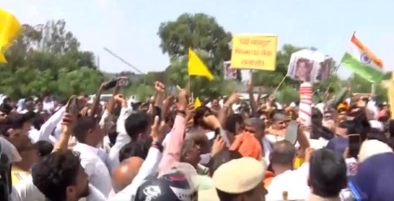 गुरुग्राम में महापंचायत, फिल्म '120 बहादुर' नाम पर भड़का अहीर समाज, जानिए क्यों मचा है बवाल