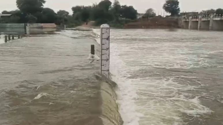 भीलवाड़ा में बड़ा हादसा... अंतिम संस्कार के लिए नदी तक गए 7 लोग बहे, 2 की मौत, 1 लापता
