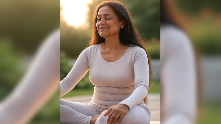 बढ़ती उम्र में झुर्रियों को कहें बाय-बाय, रोज ये योग करने से लौटेगा चेहरे का निखार बढ़ती उम्र में झुर्रियों को कहें बाय-बाय, रोज ये योग करने से लौटेगा चेहरे का निखार