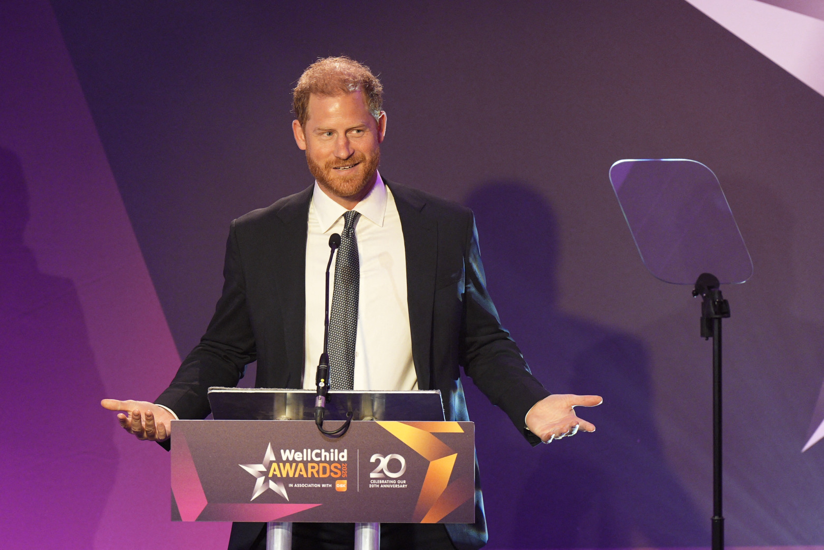 Prince Harry Returns To UK Amid Rumours Of King Charles Meeting