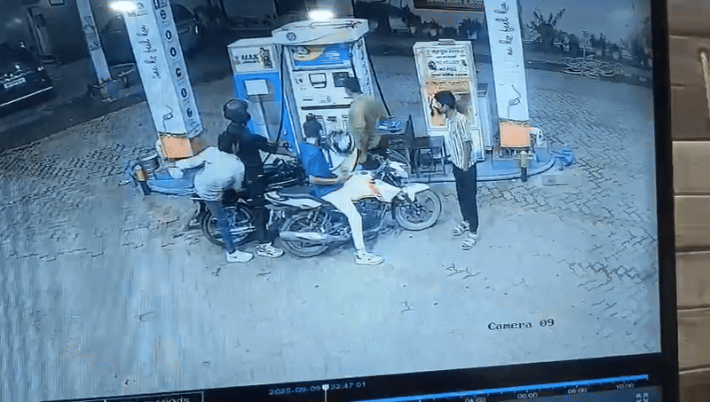 शूटर्स का CCTV सामने आया, दिशा पाटनी के घर फायरिंग करने वाले हमलावर दिखे थे पेट्रोल पंप पर