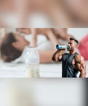 बॉडी बिल्डिंग के लिए ब्रेस्ट मिल्क पीते हैं लोग, क्या इससे वाकई होता है फायदा?