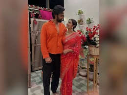 तलाक के बाद चारू असोपा-राजीव सेन की तस्वीरें वायरल, साथ मनाया गणपति, फैंस बोले- क्या लौट आया प्यार? तलाक के बाद चारू असोपा-राजीव सेन की तस्वीरें वायरल, साथ मनाया गणपति, फैंस बोले- क्या लौट आया प्यार?