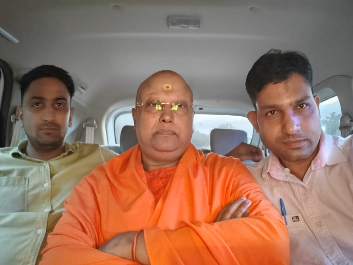 दिल्ली का डर्टी बाबा चैतन्यानंद 5 दिन बाद आगरा से गिरफ्तार, 17 लड़कियों ने लगाया है छेड़छाड़ का आरोप