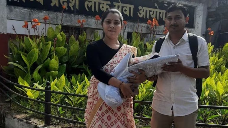 Success Story: 20 दिवसांच्या बाळाला घेऊन मुलाखतीला पोहोचल्या अन् बनल्या DSP;  वाचा प्रेरणादायी कहाणी