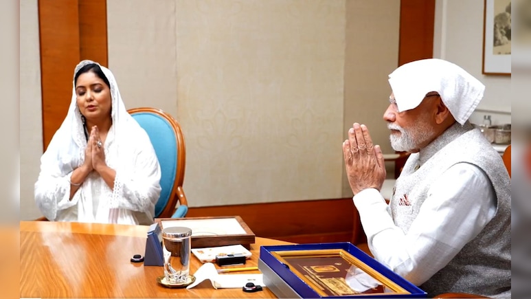 'इक ओंकार सतनाम करता पुरख...' सिख संगत के साथ बैठक में हाथ जोड़े नजर आए PM मोदी, VIDEO