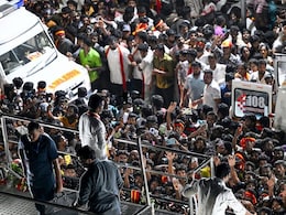 Vijay's Party Alleges Lathicharge Led To Karur Stampede, Court Orders SIT Vijay's Party Alleges Lathicharge Led To Karur Stampede, Court Orders SIT