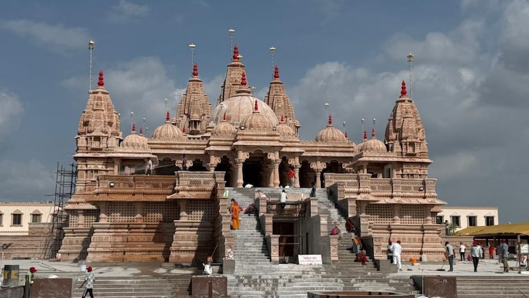 आस्था, आधुनिकता और विरासत का संगम, जोधपुर के BAPS स्वामीनारायण मंदिर की दिव्य तस्वीरें देखिए