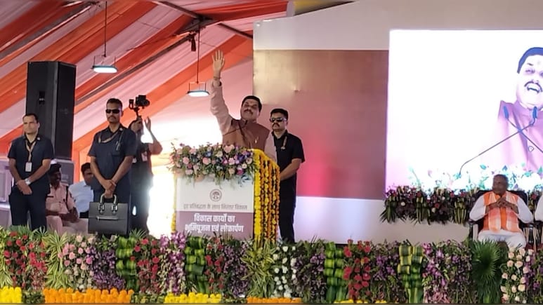 राहुल गांधी पर बरसे CM मोहन यादव, कहा– “भारत का अपमान करने वालों को पाकिस्तान से चुनाव लड़ना चाहिए” राहुल गांधी पर बरसे CM मोहन यादव, कहा– “भारत का अपमान करने वालों को पाकिस्तान से चुनाव लड़ना चाहिए”