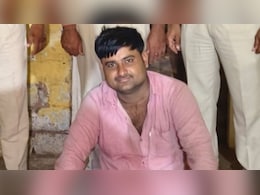 राजस्थान: पत्नी के साथ आशिकी... रात 9 बजे घर से निकला, 10 फीट गहरे गड्ढे में मिली लाश राजस्थान: पत्नी के साथ आशिकी... रात 9 बजे घर से निकला, 10 फीट गहरे गड्ढे में मिली लाश