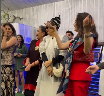 At Shabana Azmi's 75th Birthday Party, Rekha, Madhuri Dixit, Vidya Balan Dance To <i>Parineeta</i> Song <i>Kaisi Paheli</i>