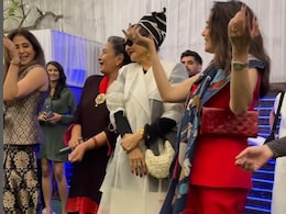 At Shabana Azmi's 75th Birthday Party, Rekha, Madhuri Dixit, Vidya Balan Dance To <i>Parineeta</i> Song <i>Kaisi Paheli</i> At Shabana Azmi's 75th Birthday Party, Rekha, Madhuri Dixit, Vidya Balan Dance To <i>Parineeta</i> Song <i>Kaisi Paheli</i>