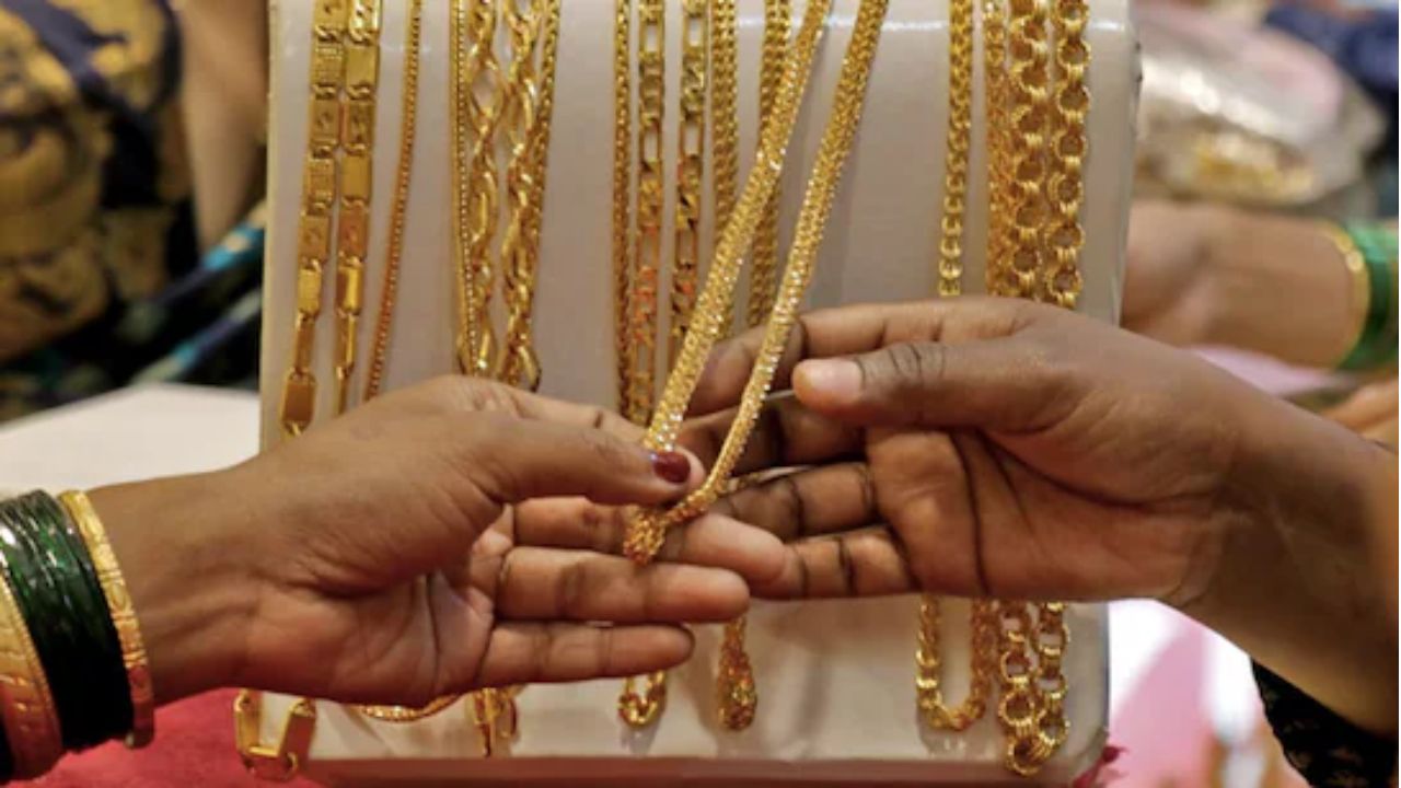 Gold Rate Today: सोने ने बनाया नया ऑल-टाइम हाई, 14 साल का सबसे तगड़ा रिटर्न, क्या निवेश करना रहेगा फायदेमंद?