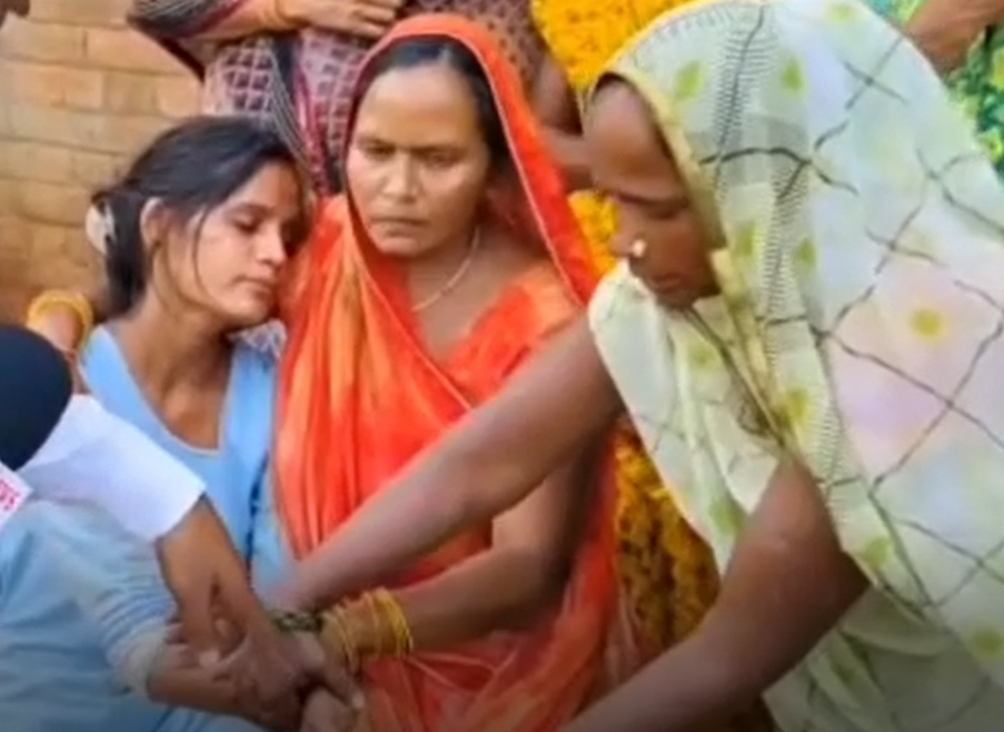 यूपी के सोनभद्र में महिला करंट खाती रही, विधायक बोले बिजली काट दो, बिजली विभाग बोला नहीं काटेंगे