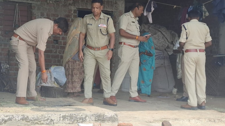 छत पर सो रही महिला की हत्या, शव नीचे फेंका; पोते-पोतियों ने देखा खौफनाक मंजर तो डर से छिपीं
