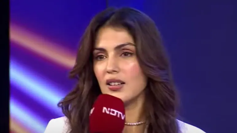 Bombay High Court Orders Anti-Drug Agency To Return Rhea Chakraborty's Passport, Granting Major Relief To Actor