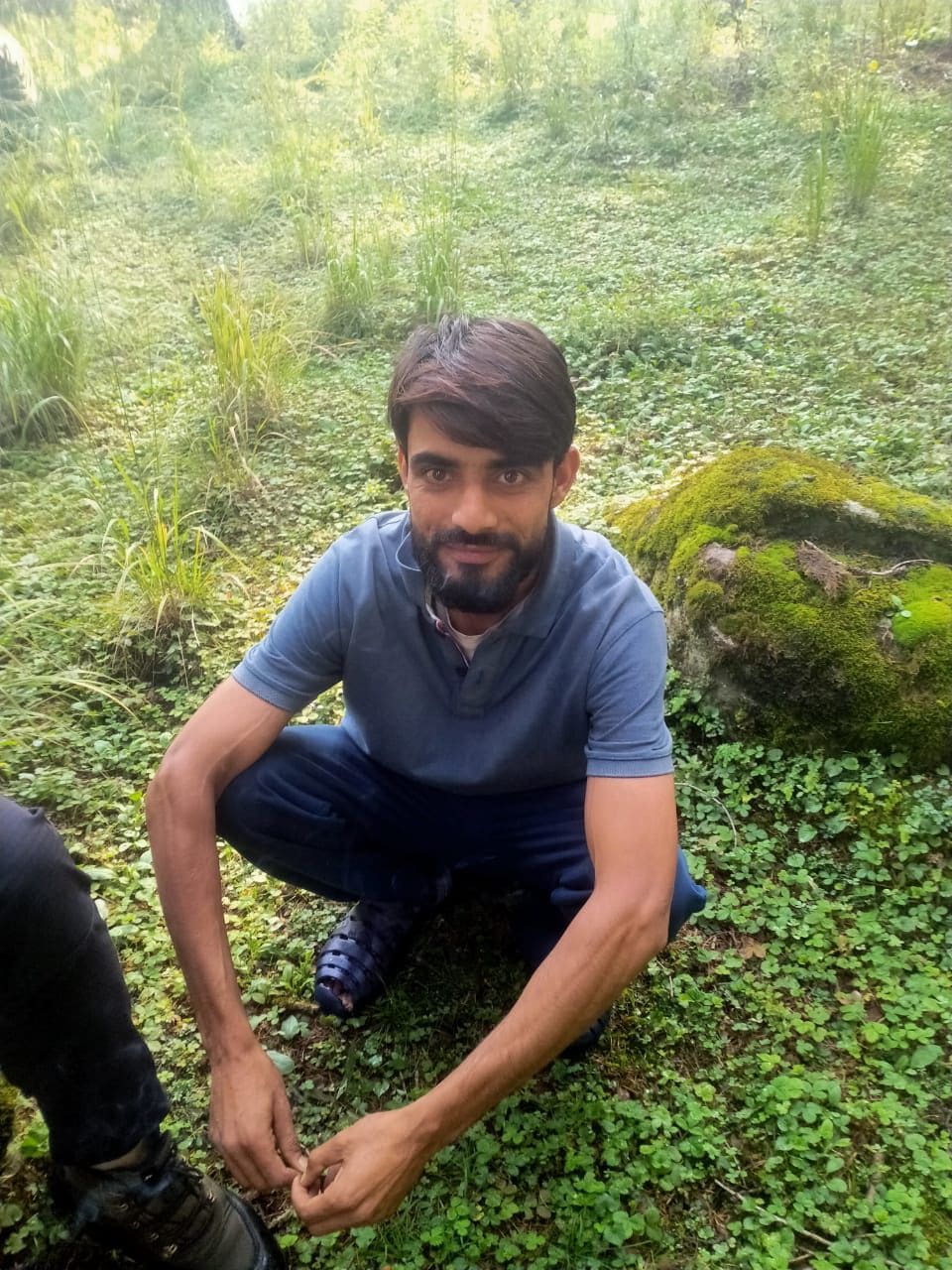 पहलगाम हमले में आतंकी को मदद करने के आरोप में गिरफ्तार टीचर की पहली तस्वीर. पहलगाम हमले में आतंकी को मदद करने के आरोप में गिरफ्तार टीचर की पहली तस्वीर.
