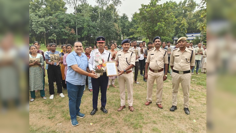 राष्ट्रपति पदक से सम्मानित ट्रैफिक मैन को मिला आउट ऑफ टर्न प्रमोशन, इस काम के लिए मिला था सम्मान