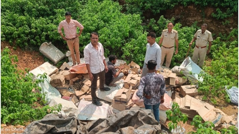 चित्तौड़गढ़ के जंगल में आबकारी विभाग की रेड, खदान के गड्ढों में तिरपाल से ढका मिला नकली शराब बनाने का सामान चित्तौड़गढ़ के जंगल में आबकारी विभाग की रेड, खदान के गड्ढों में तिरपाल से ढका मिला नकली शराब बनाने का सामान