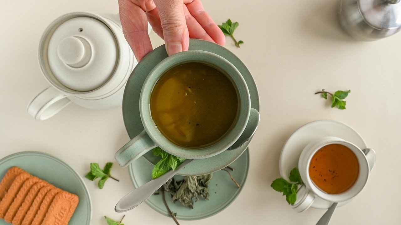 Explore 6 easy tips to choose the right cup and saucer set for your household