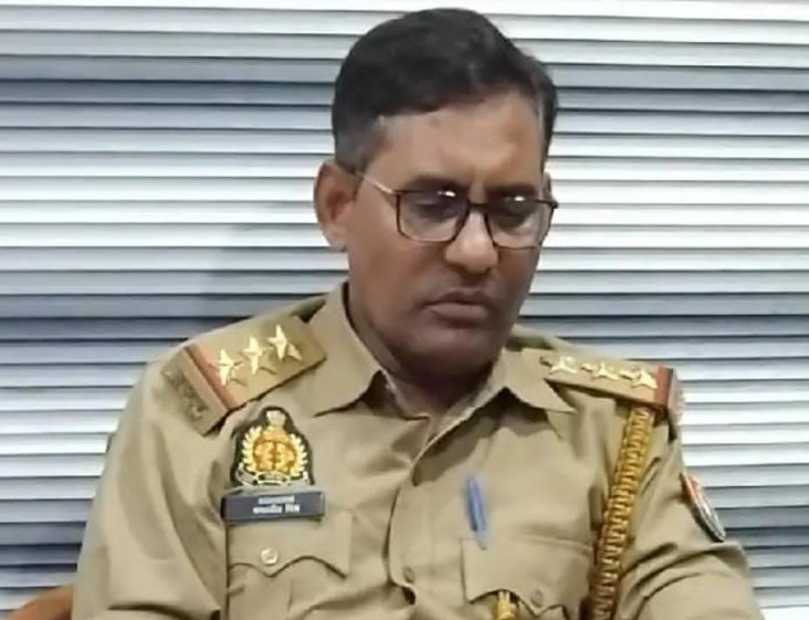 अखिलेश दुबे के साम्राज्य पर पुलिस का एक और प्रहार, गैंग में शामिल सहयोगी इंस्पेक्टर गिरफ्तार 