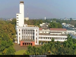 IIT Kharagpur Revokes Notice On Separate Seating At Dining Halls For Veg, Non-Veg Students IIT Kharagpur Revokes Notice On Separate Seating At Dining Halls For Veg, Non-Veg Students