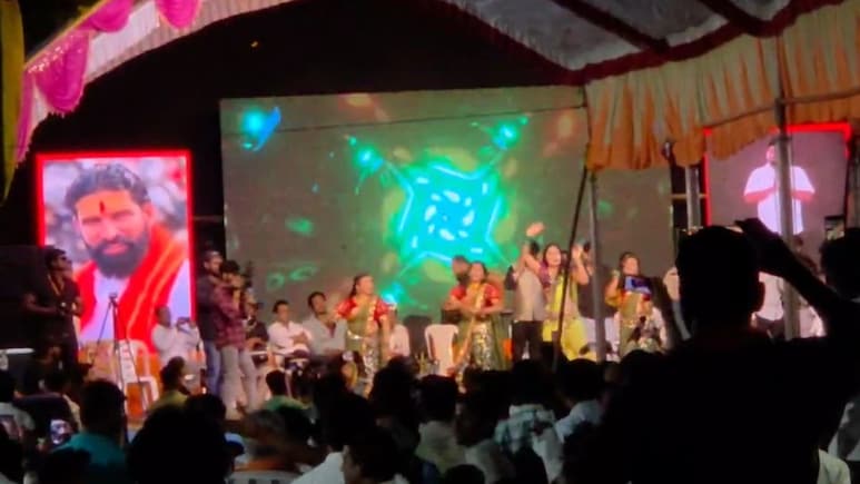 लोकं म्हणाली बजाव..बजाव! DJ वर गौतमी पाटील थिरकली अन् नंतर झाला तुफान राडा, पोलिसांनी लाठीचार्ज केला अन्..