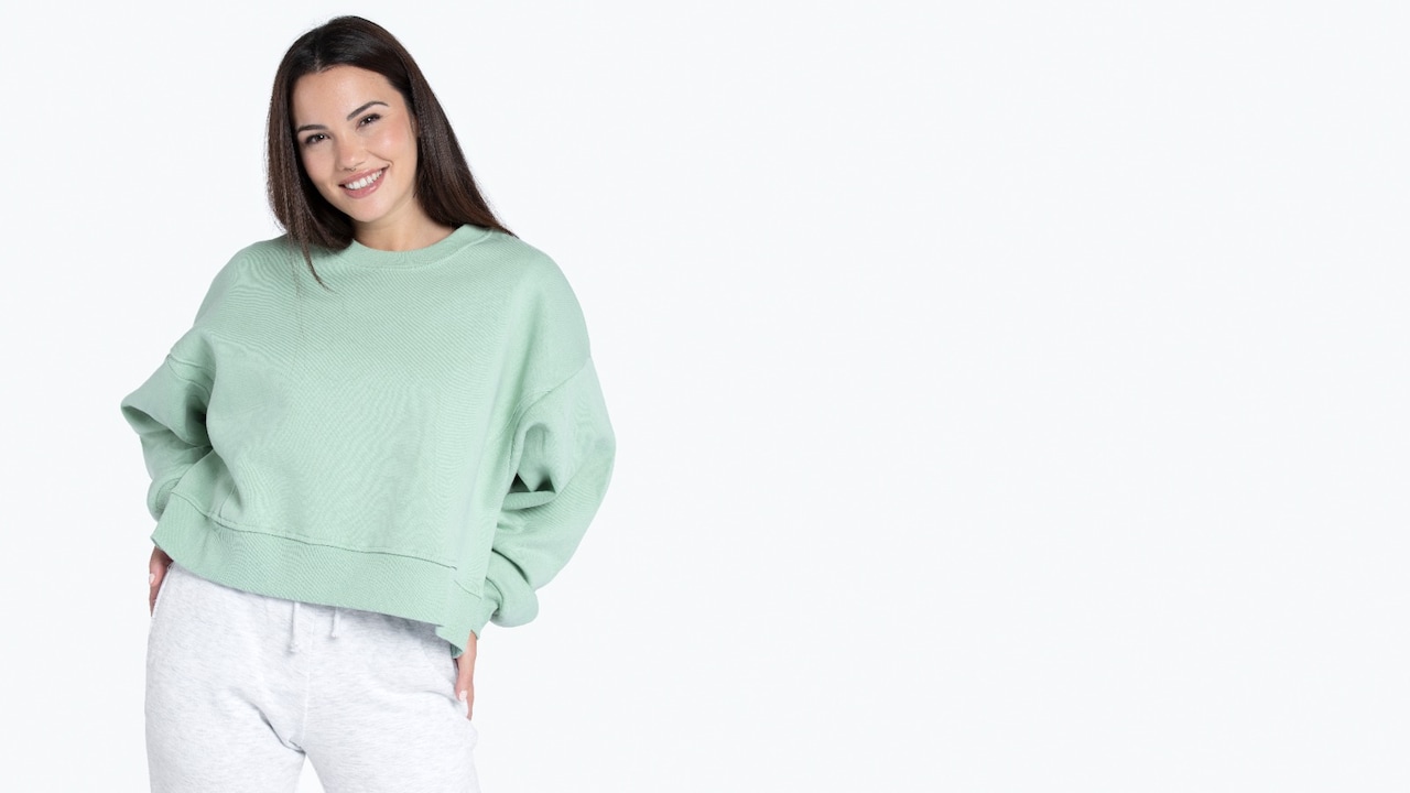 Get cosy and stylish sweatshirts picks that define women's autumn fashion