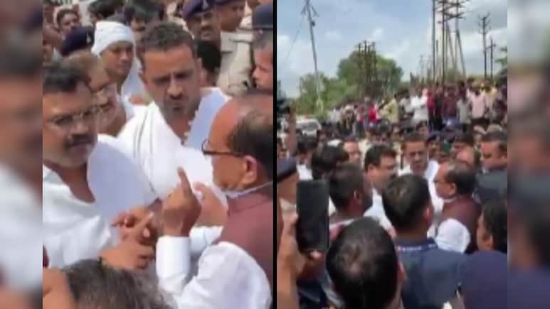 केंद्रीय कृषि मंत्री का कांग्रेस जिला अध्यक्ष ने रोका काफिला, अचानक सड़क पर लग गई भीड़! जानें - पूरा मामला केंद्रीय कृषि मंत्री का कांग्रेस जिला अध्यक्ष ने रोका काफिला, अचानक सड़क पर लग गई भीड़! जानें - पूरा मामला