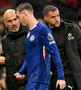 Willy Caballero Defends Enzo Maresca After Cole Palmer Substitution Sparks Jeers