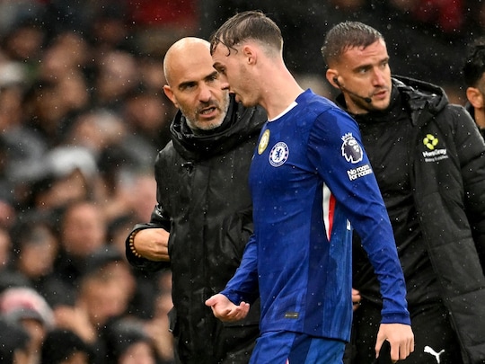 Willy Caballero Defends Enzo Maresca After Cole Palmer Substitution Sparks Jeers