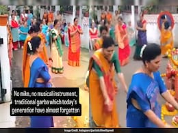 Women Revive Pure Garba Magic In Viral Video: "No Mic, No Instruments" Women Revive Pure Garba Magic In Viral Video: "No Mic, No Instruments"