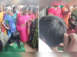 Jharkhand: चांदी के जेवर चोरी करने के शक में महिला को पीटा, जूते की माला पहनाकर घुमाया... मामला दर्ज Jharkhand: चांदी के जेवर चोरी करने के शक में महिला को पीटा, जूते की माला पहनाकर घुमाया... मामला दर्ज